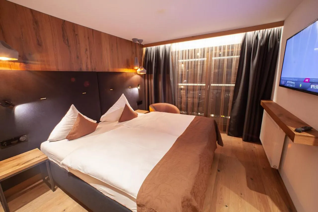 Superior Gourmethotel Yscla Hotel